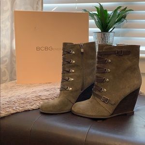 BCBGenerartion Olive suede wedge booties
